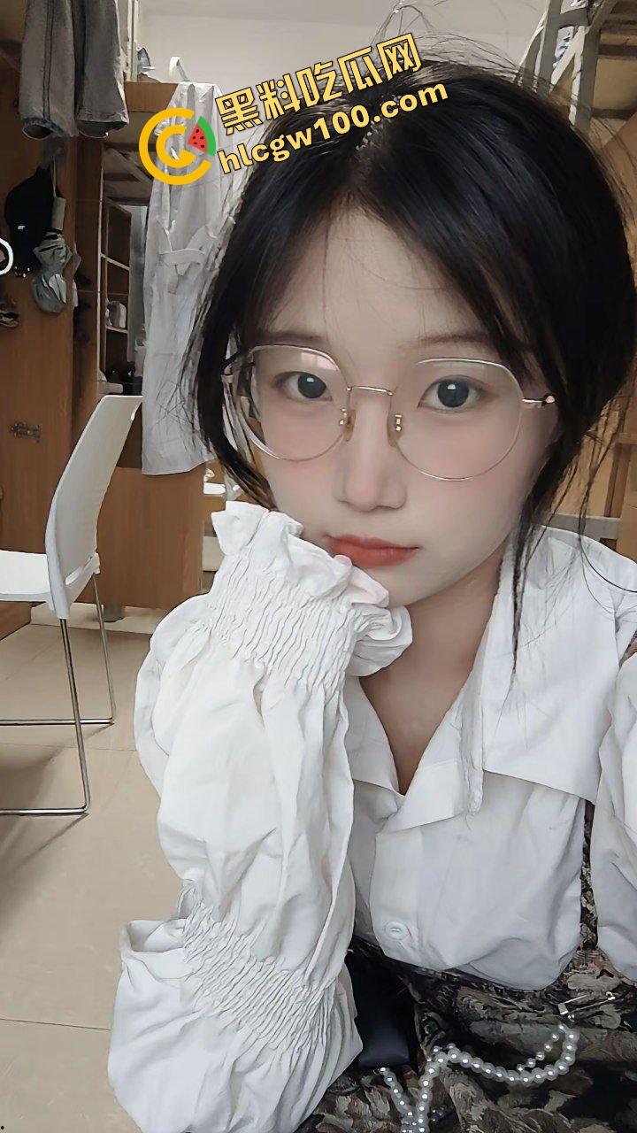 瓜友独家投稿曝光生化母体！化大附中卖淫骚鸡【余纯】600约炮单男，黑丝操逼颜射贱脸！独家流出！-2