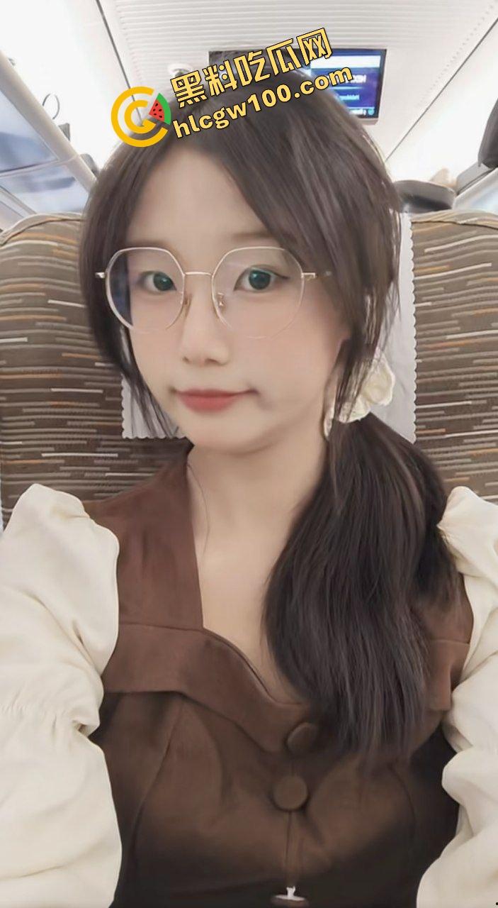 瓜友独家投稿曝光生化母体！化大附中卖淫骚鸡【余纯】600约炮单男，黑丝操逼颜射贱脸！独家流出！-4