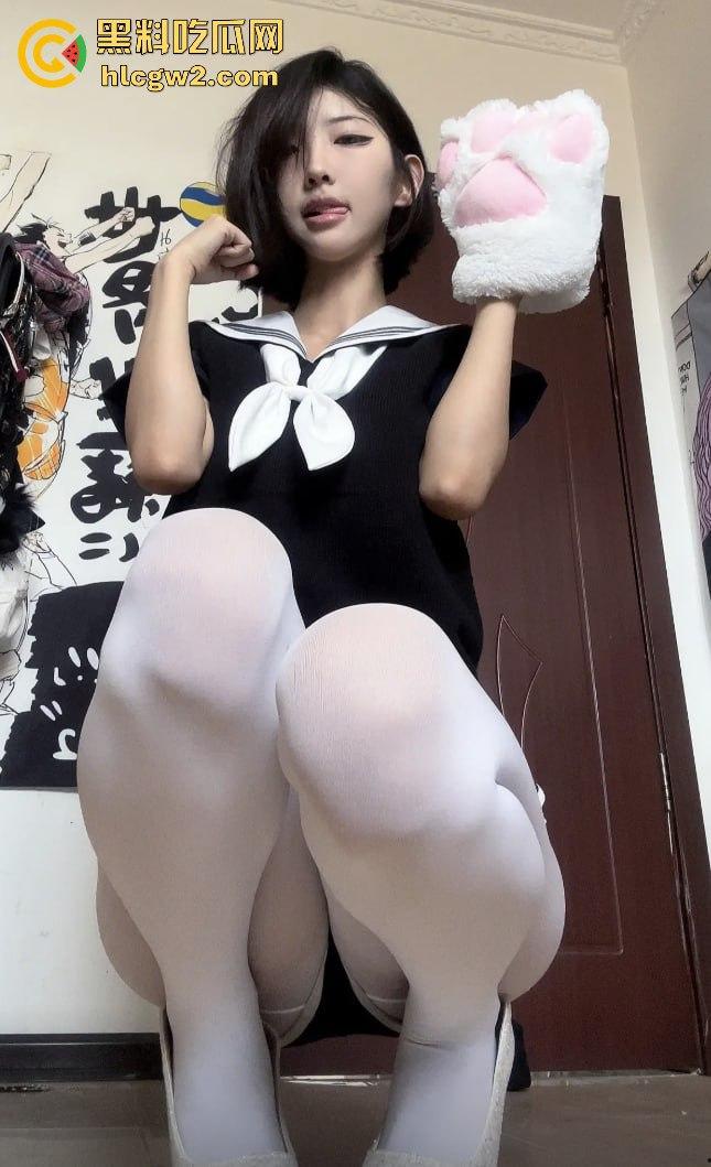 抖音40W粉反差婊网红【行简】第二弹母狗属性拉满 穿白丝露穴直播  前面刚玩出翔现在又来新骚操作！-15