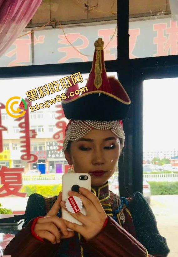 内蒙古科技大学大四学姐【拉布珠】校内公然售卖福利视频又被实锤，强行辟谣自抽嘴巴，脸打得啪啪响！-6