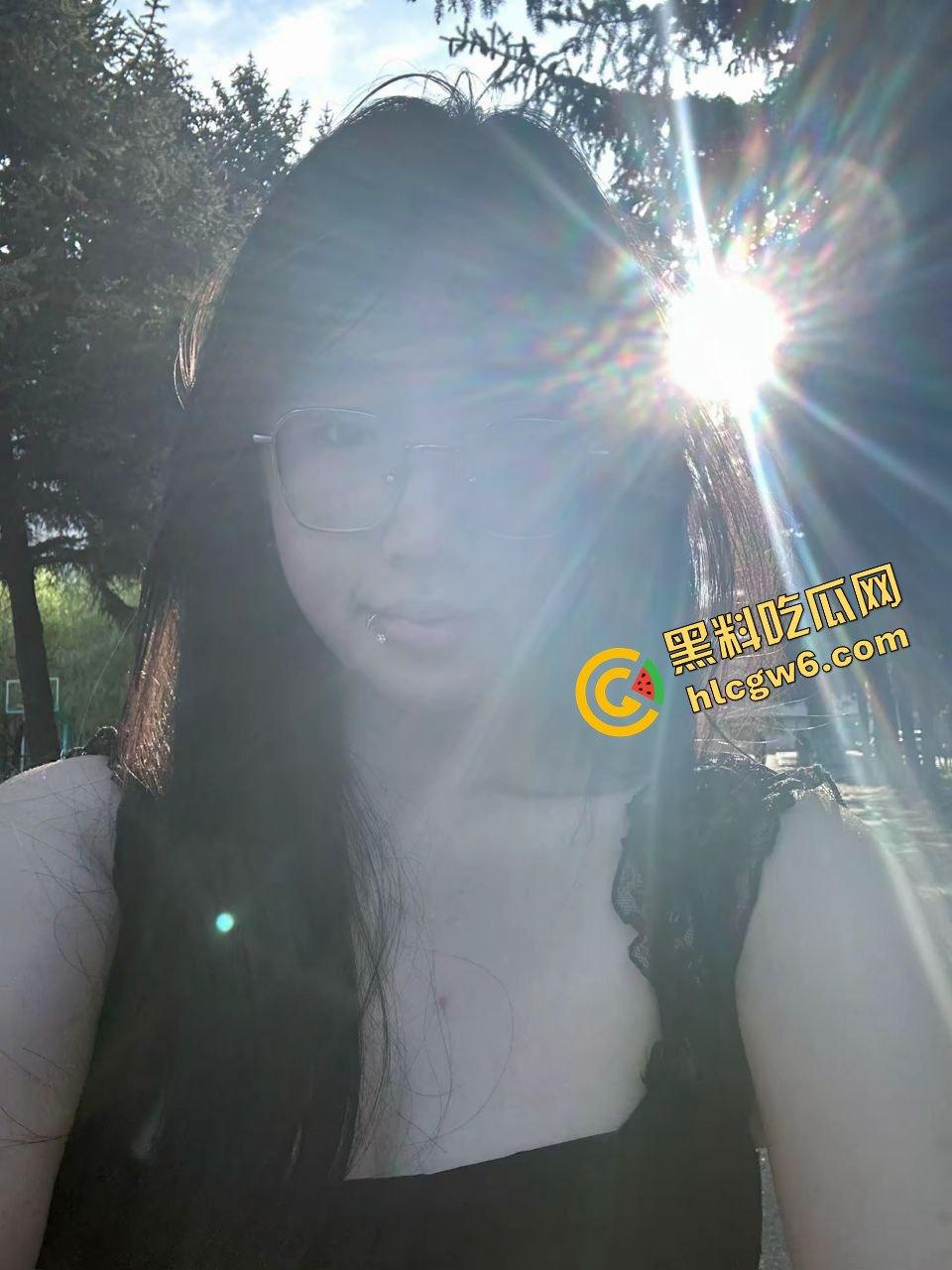 齐齐哈尔大学反差眼镜学生妹『许乐仪』约炮校外大哥 爆抠粉穴爆插粉逼娇喘！原创独家曝光！-5