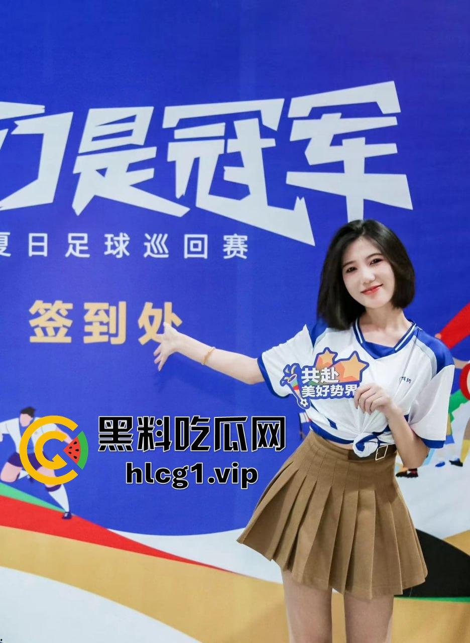 青岛电台主持人劳斯莱斯拍视频！渔网黑丝诱惑大哥，金主爸爸成就背后风光！-1