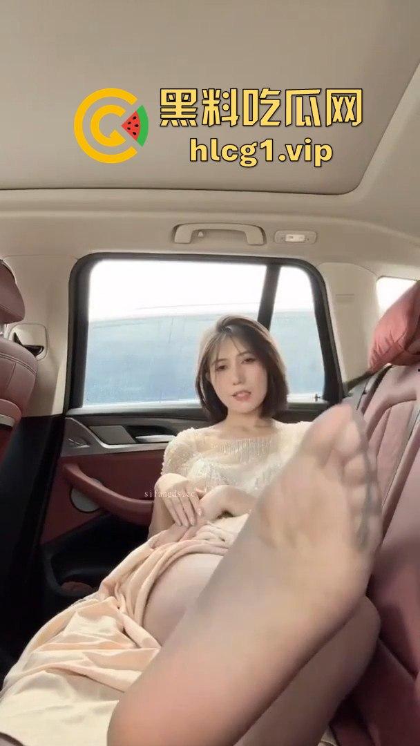 青岛电台主持人劳斯莱斯拍视频！渔网黑丝诱惑大哥，金主爸爸成就背后风光！-4