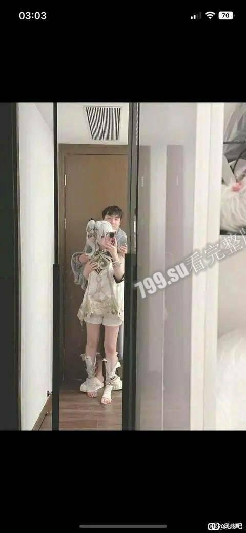 B 站网红 秃崽 被爆拿粉丝的钱与富哥啪啪-18