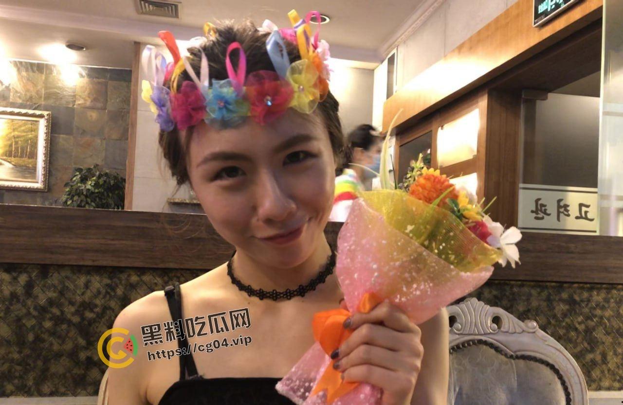 上海期货美女交易员【何麦伢】与男友啪啪视频及大量生活照流出 好几个角度看出妹妹已经生气了  好像目前受影响已经回广州-1