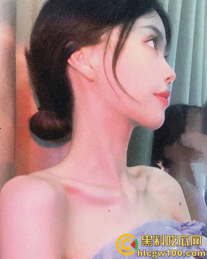 广电大三母狗【李艺然】被富二代包养调教，情趣制服，道具插穴，口爆吞精完全当狗玩-1