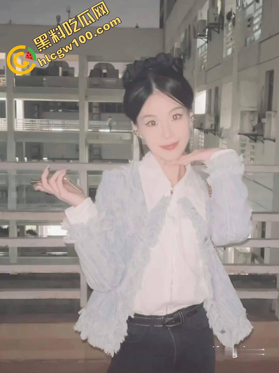 广电大三母狗【李艺然】被富二代包养调教，情趣制服，道具插穴，口爆吞精完全当狗玩-6