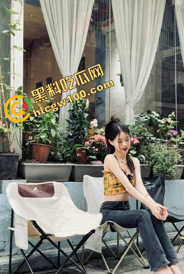 广电大三母狗【李艺然】被富二代包养调教，情趣制服，道具插穴，口爆吞精完全当狗玩-9