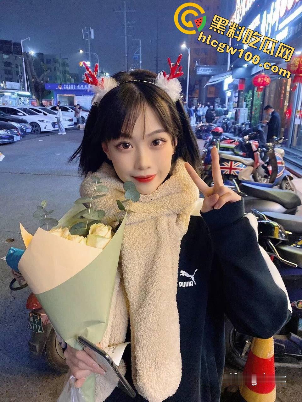 广电大三母狗【李艺然】被富二代包养调教，情趣制服，道具插穴，口爆吞精完全当狗玩-15