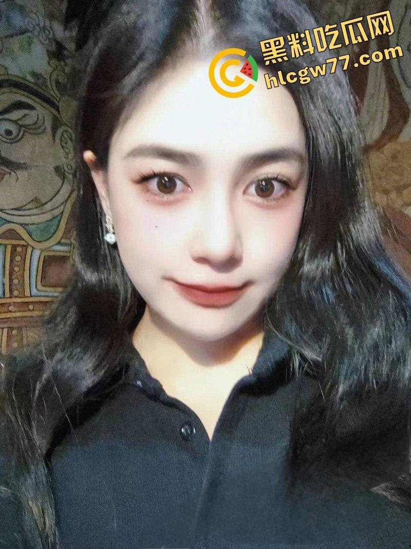 重庆财经学院反差母狗曝光，新疆小骚逼『夏兹热丽』破处后被疯狂口爆颜射，还舔精自拍骚得逆天！-12