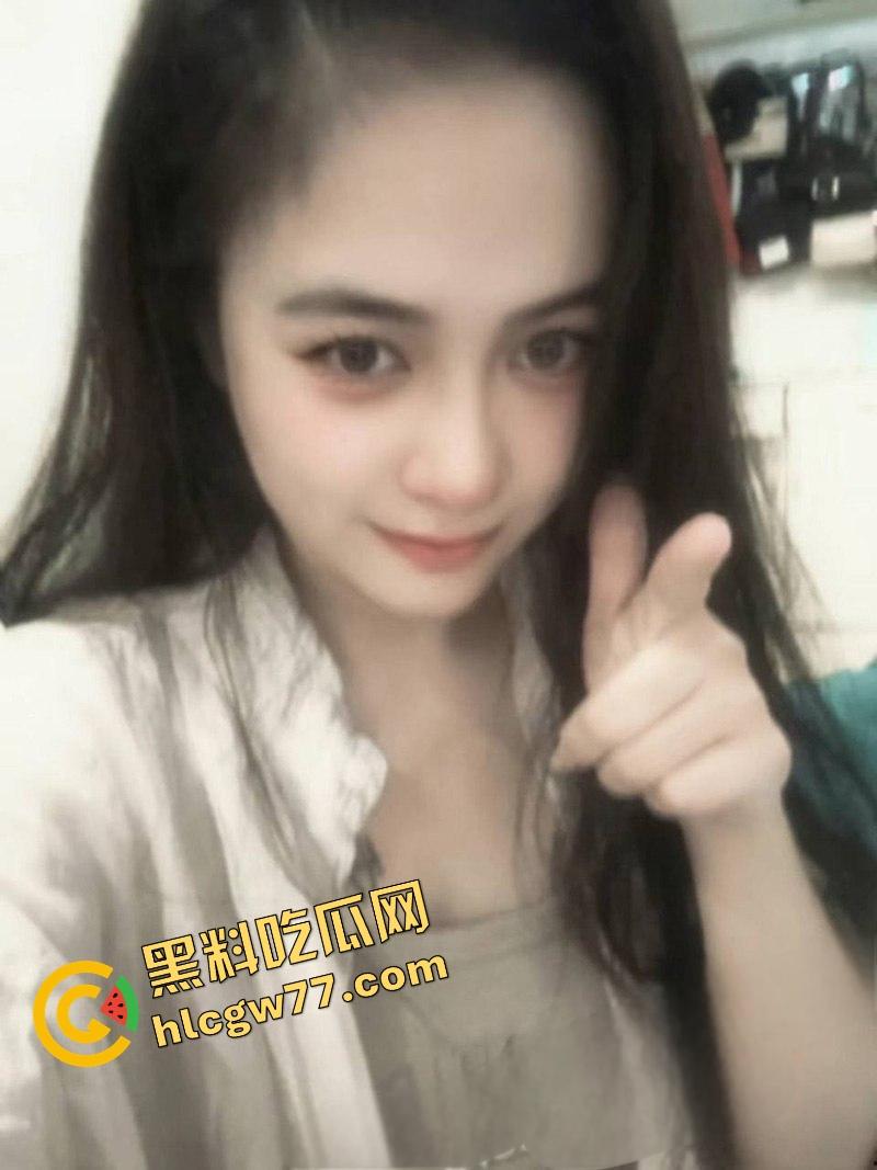 重庆财经学院反差母狗曝光，新疆小骚逼『夏兹热丽』破处后被疯狂口爆颜射，还舔精自拍骚得逆天！-17