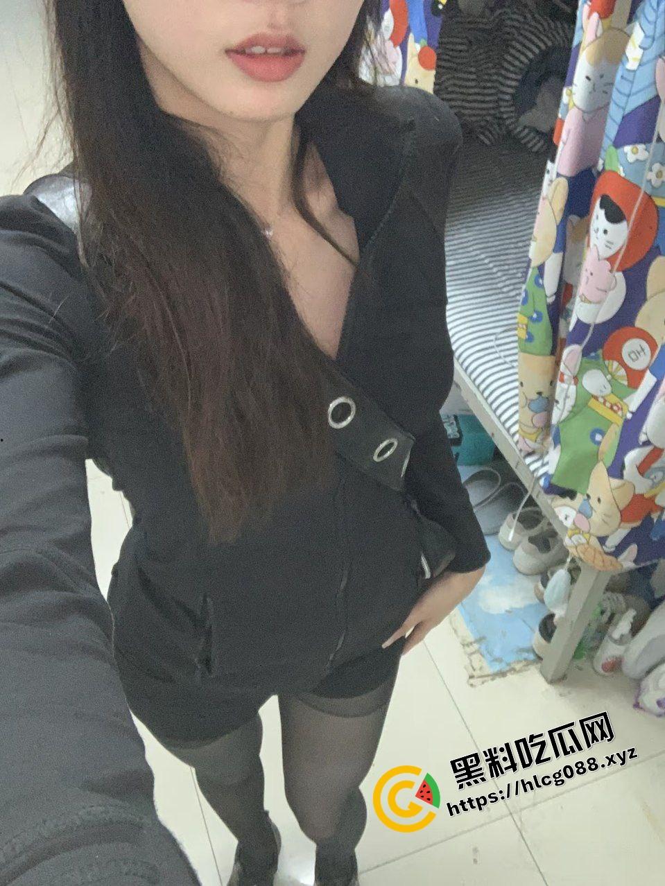 主人各种调教理工学院女学生，线上网调聊骚认错跪地磕头认罪，线下像狗一样牵着SM爬行！-3