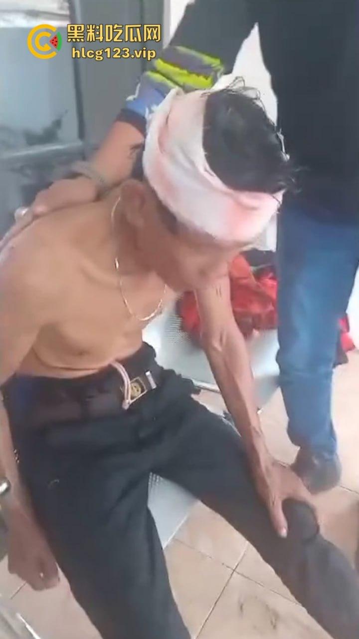 大型皮开肉绽现场！印尼一地发生冲突 有内战的国家真的不要去！-9