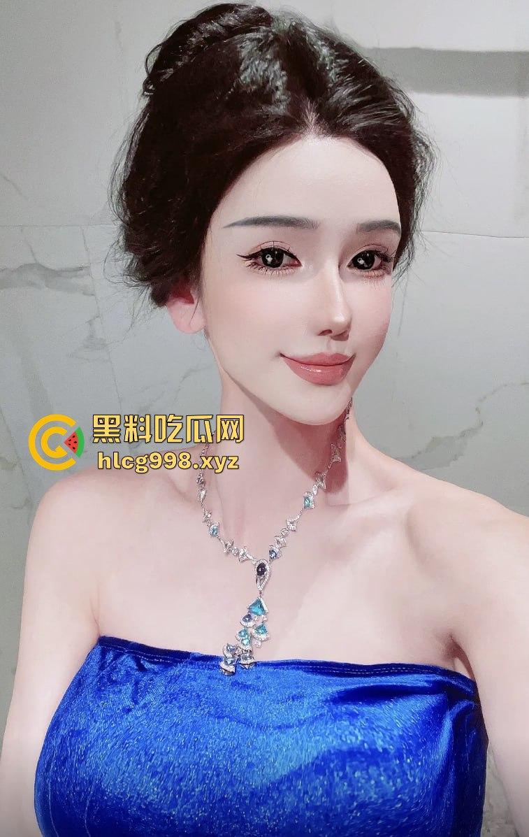 抖音网红【顾灵曦】翻车！全身科技制造，300块加微信，卖衣服是假，给钱就能草！-4