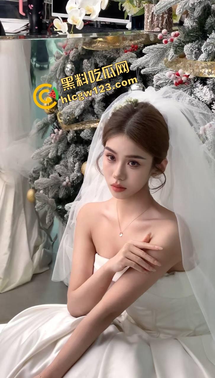 嫂子这腰臀比太顶了，哥哥出差不在家，我直接后入她的大肥臀，忍不住拔枪狂干！肥臀即正义！-2