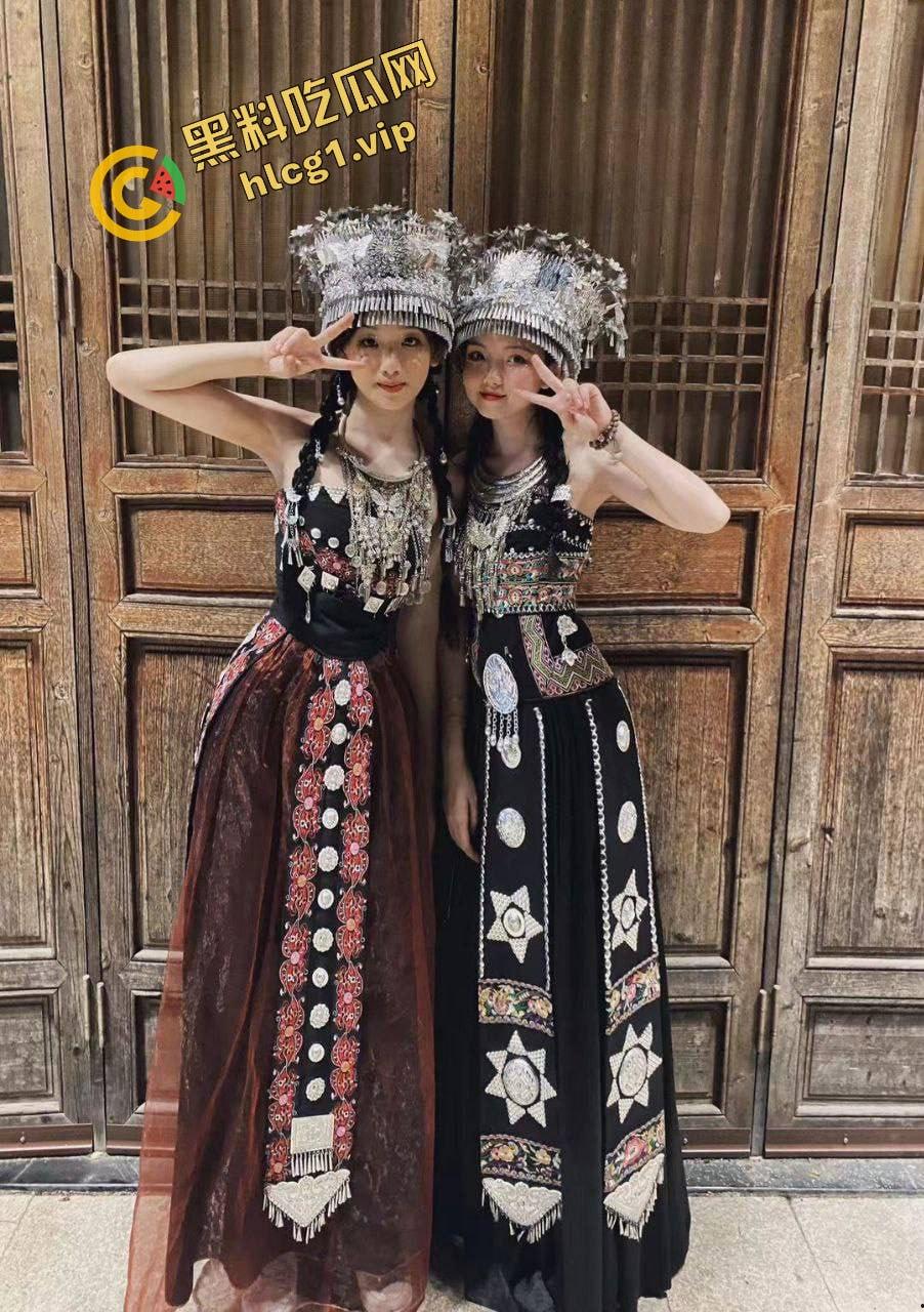 爆火泄密流出！云南苗族清纯美少女 口交深喉口爆 头饰摇曳沙响 极致诱惑！-5