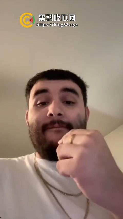 直播界的人才真多 为了礼物直播玩俄罗斯转盘然后死了 真枪实弹 可能就是外国人少的原因！-4