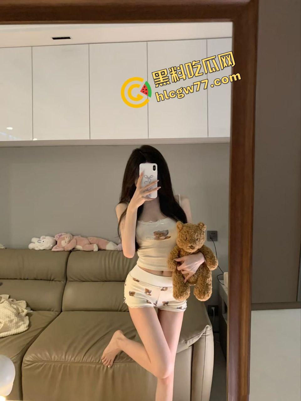 安徽金贸大学大三学妹【李娜娜】为买LV忍肛门塞茄子，菊花肿成肉沫茄子，转头装纯骗接盘侠要彩礼！-4