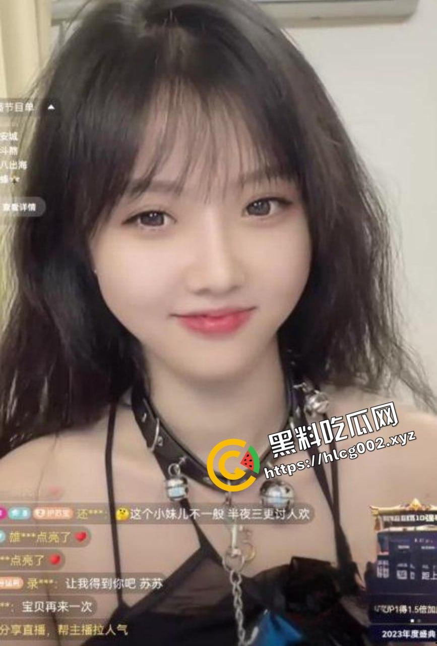 快手网红『苏苏baby』深夜直播整活！瑜伽裤透视大尺度 甜美可爱与骚舞撩骚反差满满！-7