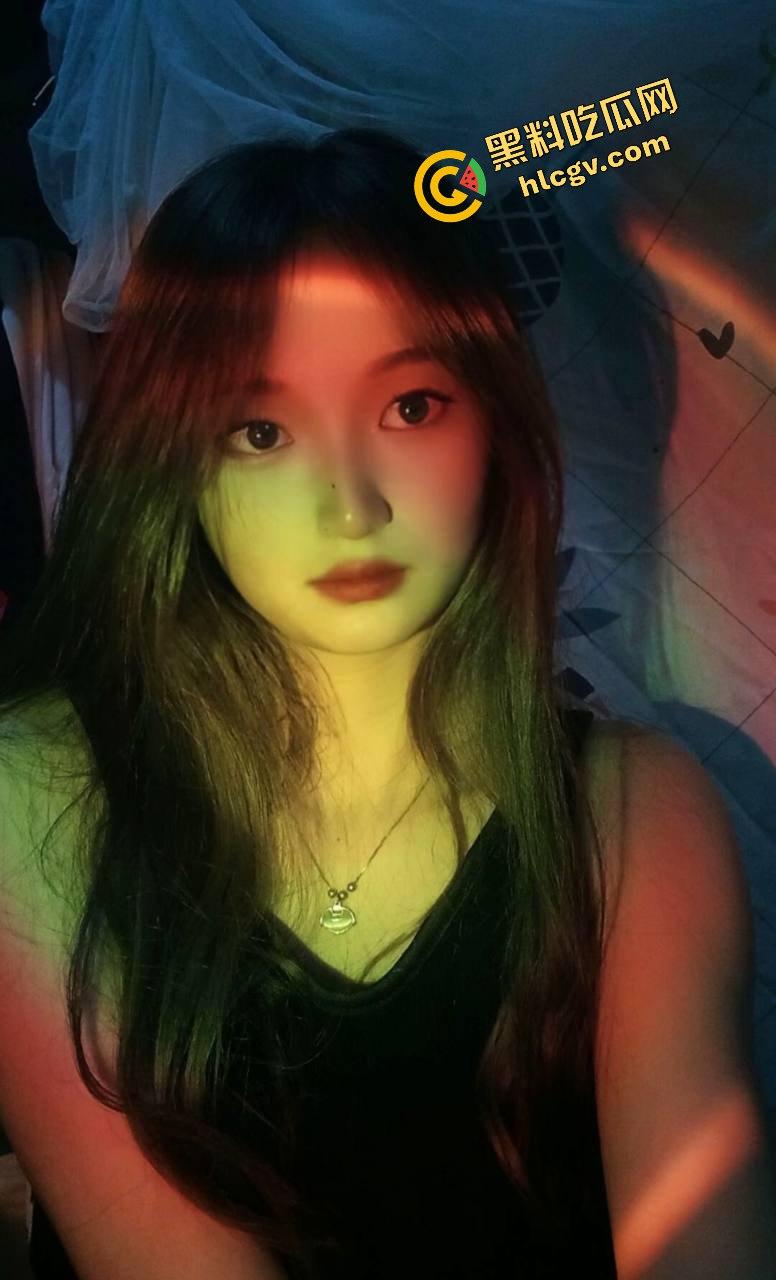 瓜友独家投稿曝光:重庆轻工职业学院反差婊『陈思怡』约炮金主大哥 开房爆操 惨遭流出！-3