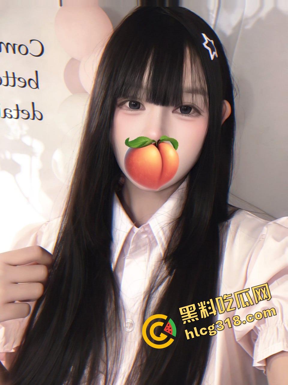 成都软萌cos『十七』短裙下藏不住贱劲，主动翻身爬上金主大肉棒，女上位骑到娇喘湿成水灾！-3