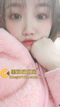 长沙反差母狗【余美婷】老公不在家性瘾犯了，被网调拍摄各种视频照片，这嫩乳肥臀真的看的带劲-2