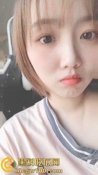 长沙反差母狗【余美婷】老公不在家性瘾犯了，被网调拍摄各种视频照片，这嫩乳肥臀真的看的带劲-3