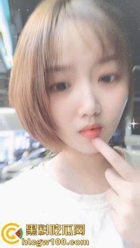 长沙反差母狗【余美婷】老公不在家性瘾犯了，被网调拍摄各种视频照片，这嫩乳肥臀真的看的带劲-7