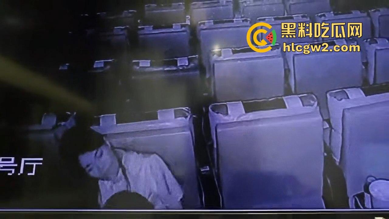 你这是被鬼附身了还是真这么爽 在电影院做爱真的这么刺激销魂吗-1