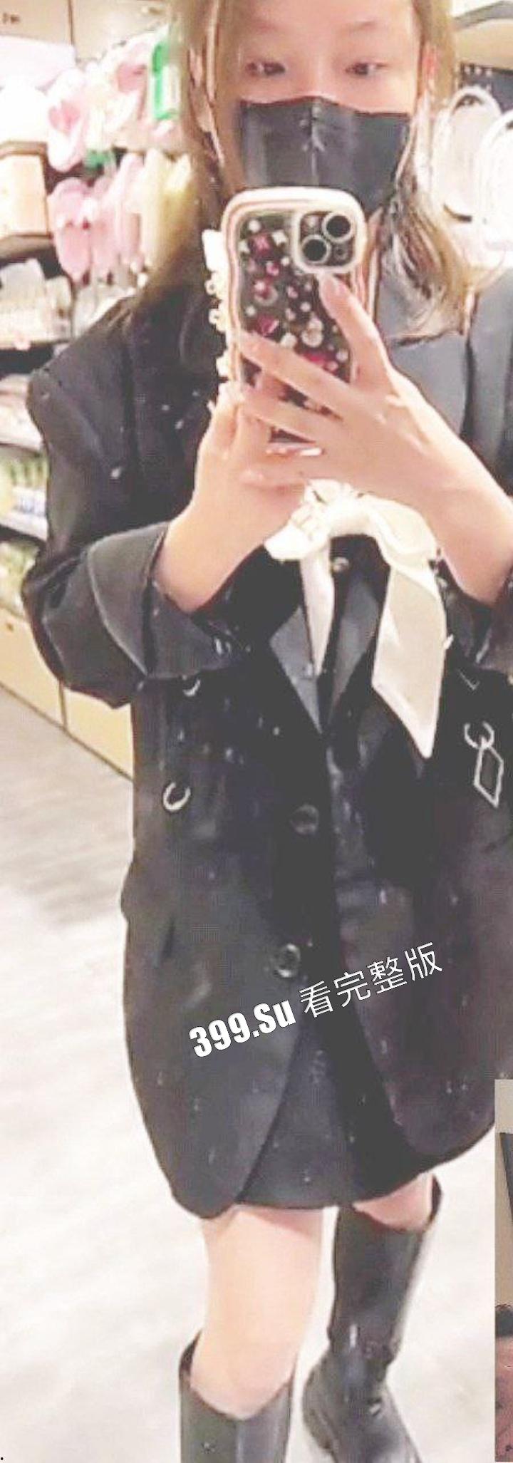 楼凤曝光 广州白云区楼凤「张盈静」 贤妻良母的长相 为生活下海接客 生活照自拍和接客视频流出-7