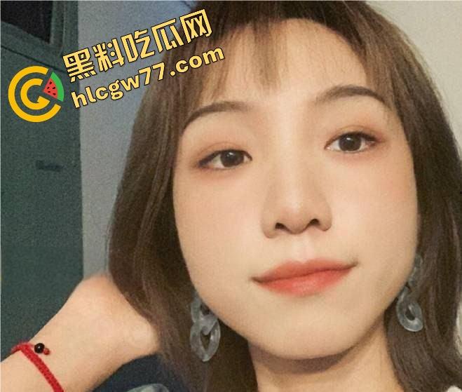 呼市鹏辉地产『杨梦琪』出轨私拍曝光，私下撩骚被老公发现 忍而不发揭露黑料，骚母狗撩客户颜射一脸！-1