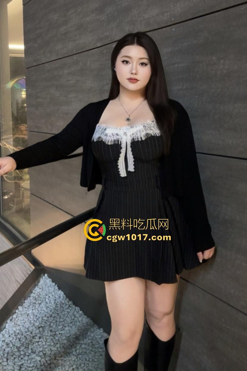 韩国BBW阿黑颜，奥尼尔都挡不住！下贱母狗深喉吸鸡巴如吸棒棒糖，金主舔B舔到翻白眼，干一次得休三天！-1