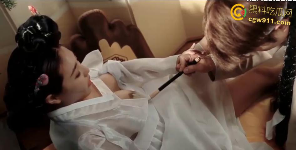 韩国三级片《仙女之泣》，寂寞地主富婆抠逼自慰，樵夫种树被富婆偷情勾引，户外树林野战掀群爆操 ！-5