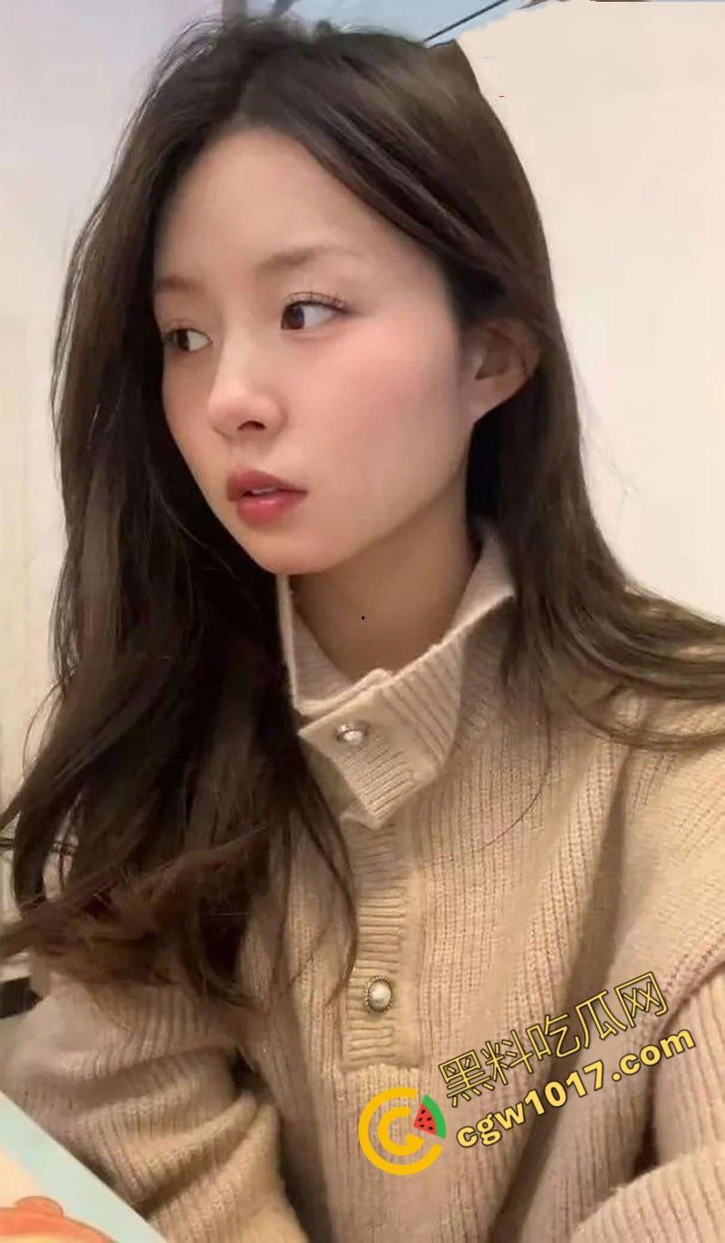 瑜伽小巫女爆艳照！极品博主【高颜嘉】在深圳总统套房内被金主掌控，成妖艳肉便器，反差十足，骚狂见潮！-2