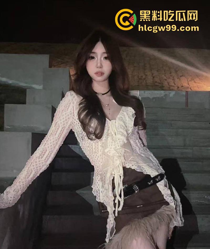 四川成都美女伴游【吴瑾怡】卖逼视频曝光，3000一天陪玩陪睡，高颜导游变母狗捞金榨精，无套后入淫骚至极！-2