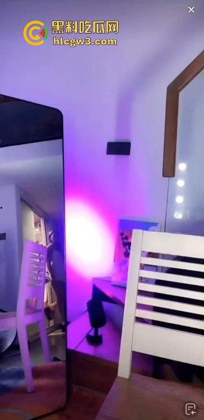抖音网红【萝漫莉】直播福利版流出，假鸡吧自嗨狂摆，演得大哥们鸡巴硬到不行 独家爆料！-10