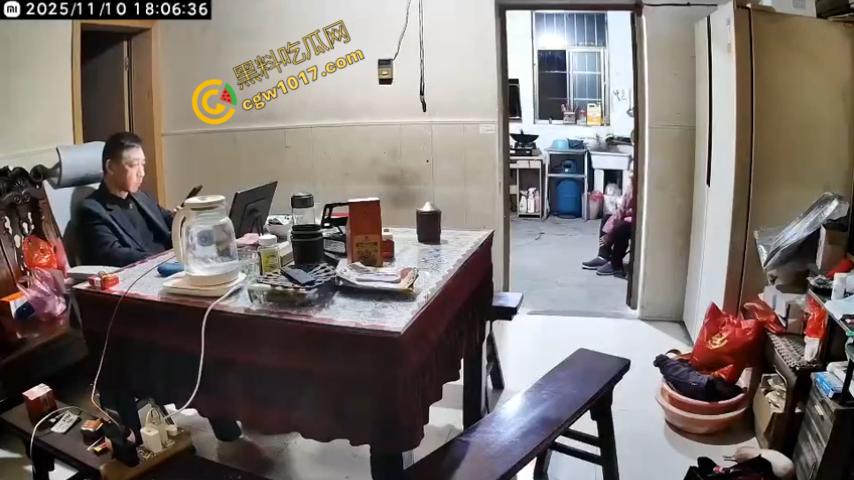 常州畜生儿子虐老母亲!惊天家暴视频曝光,白发苍苍母亲竟挨打场景不堪入目!-2