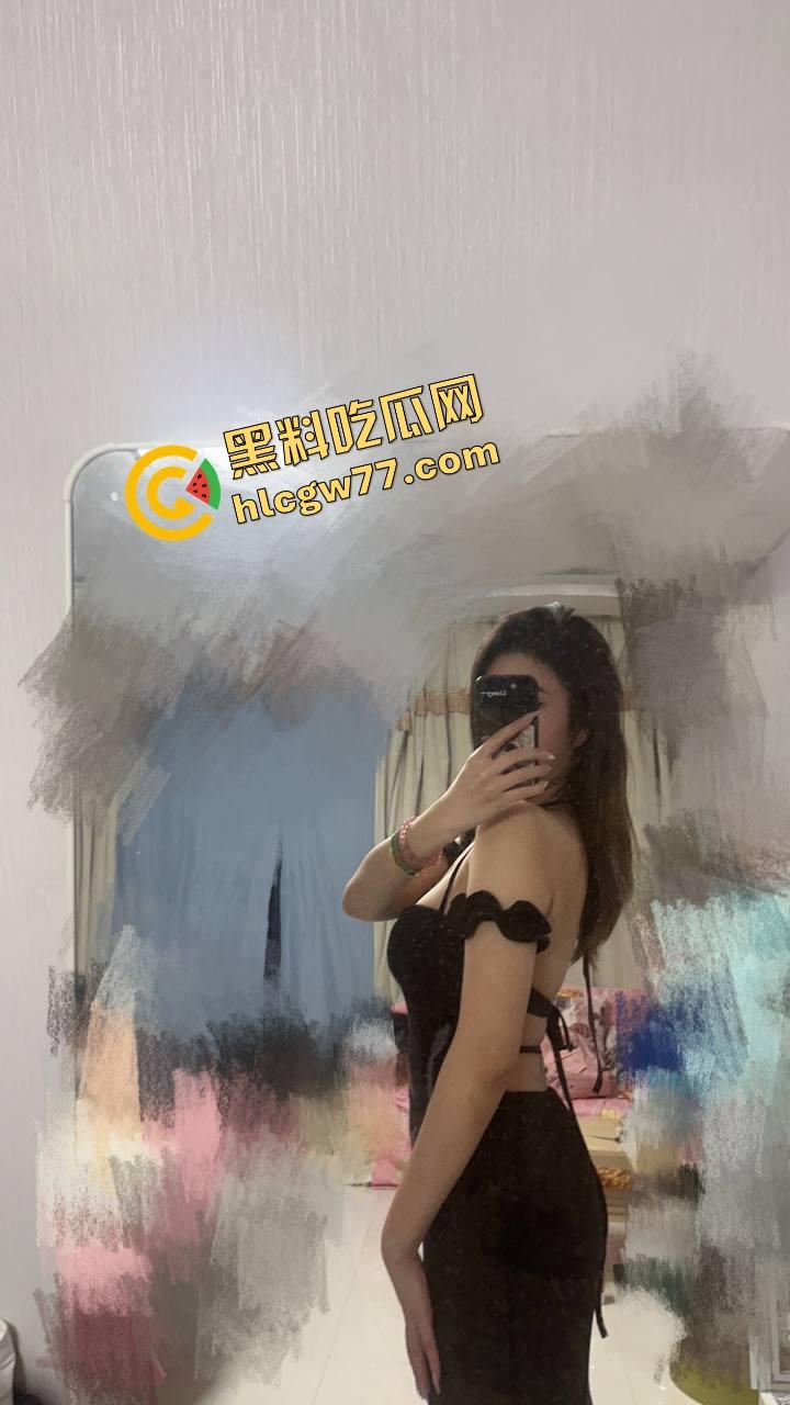 上海极品前女友【李海元】巨乳晃动毒龙深喉,分手后反差母狗身份曝光,骚得连鸡巴都哭了!-1