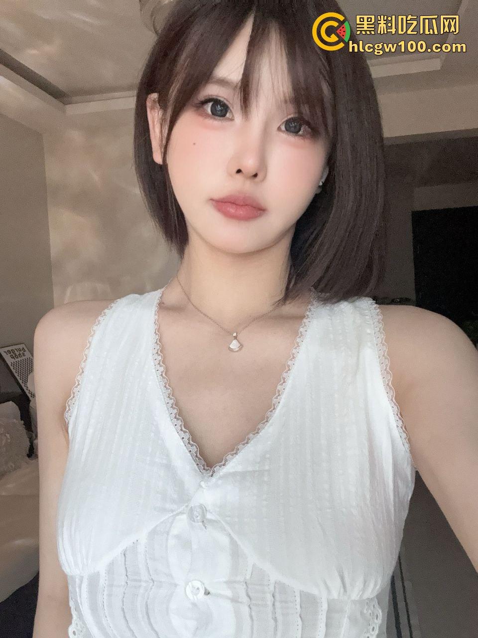 舌钉妹子酒店开房服务口到飞起 哥们投稿刺激经历 舌头缠绕加震动效果让人上头 这才是真正的口技巅峰！-9