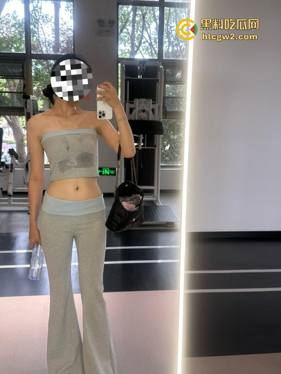 高颜值少女【罗雨薇】精致五官迷人身材，粉嫩胴体散发无尽诱惑，青春气息令人无法抗拒 独家爆料！-8