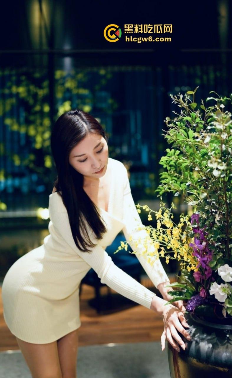 OnlyFans素人骚人妻【Mariwam】反差爆棚,高颜值女神沉沦精液,颜射吞精花式猎奇,骚得脏到极致!-8