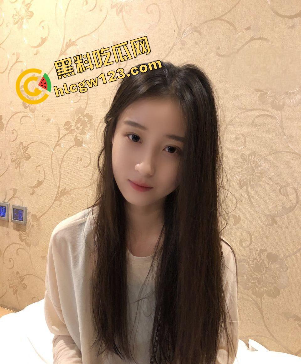 极品颜值情侣私拍视频泄密!超火辣御姐被调教成发情小母狗,筷子美腿蝴蝶逼干到起飞!-1