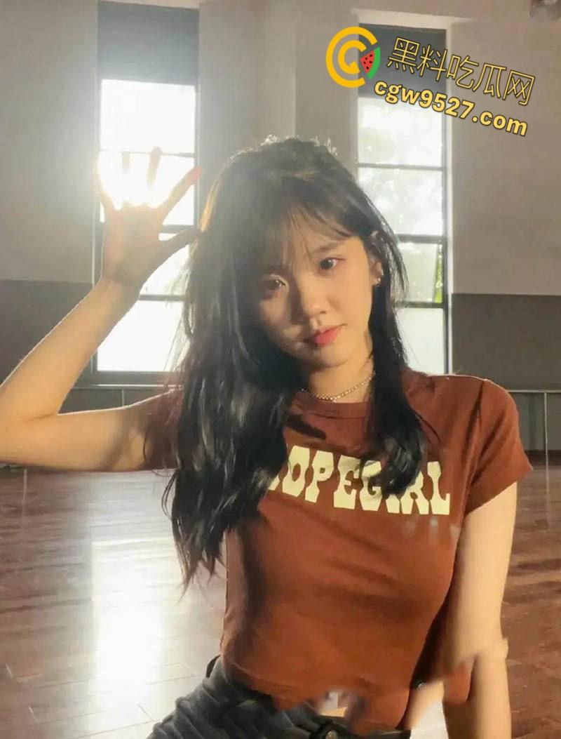 抖音清纯女神【痱子哭哭】，金主调教视频外泄，主动骑乘浪叫，甜美形象全崩，骨子里就是个欠操的骚货！-5