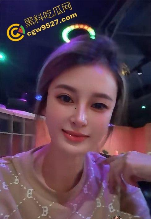 抖音网红【阿萍姐】做爱视频曝光！气质美女倒立深喉，巨乳肥臀极品身材，蒙眼调教骚到极致-1