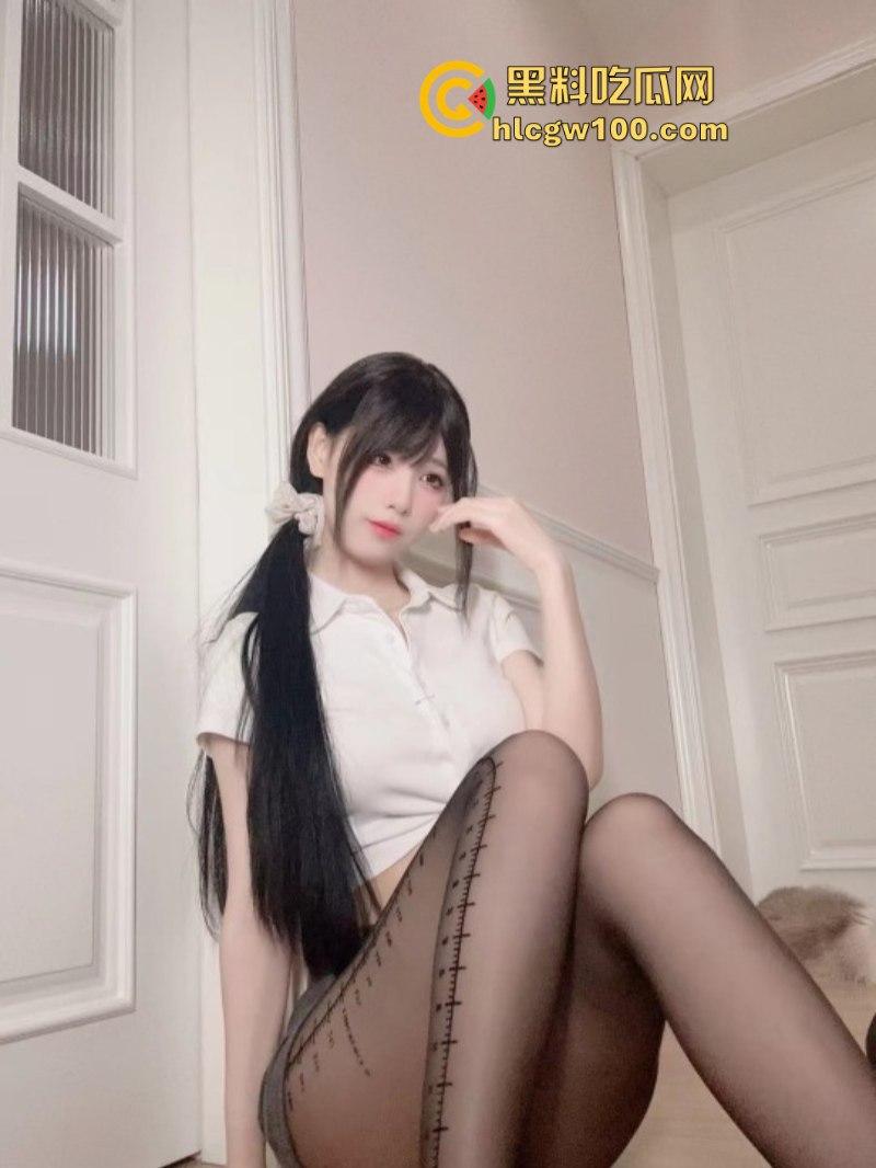 群友自购 89W粉丝大UP【草莓粥粥】 内衣可爱骚舞 快乐至上舰长福利！-8