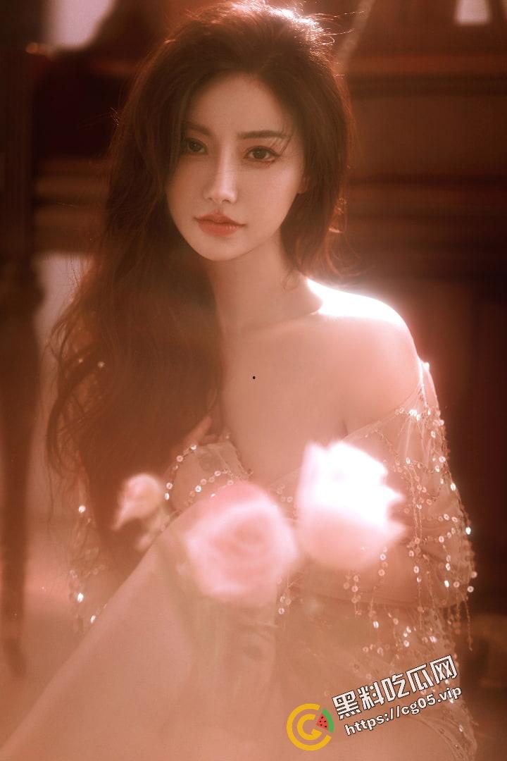 虎牙【华耀学姐】直播热舞露脸意外露乳晕巨乳超强抖胸舞抖成球超弹-1