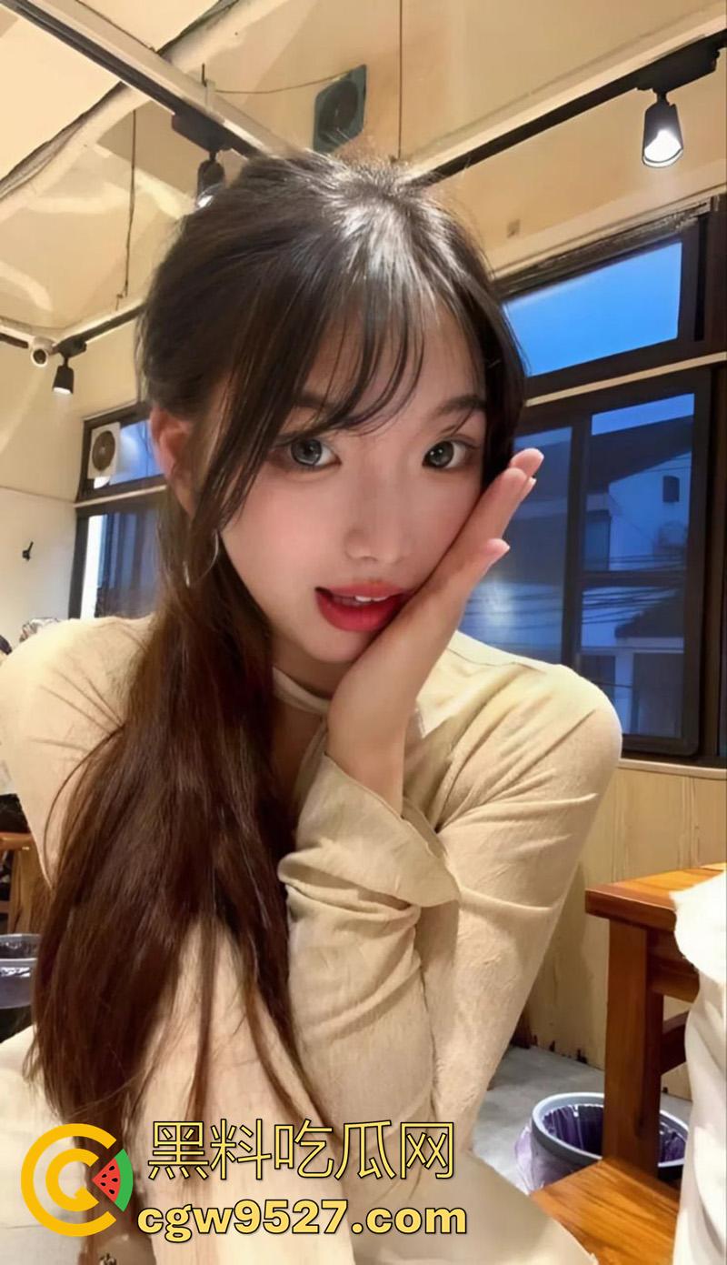 武汉三中绝美嫩妹【苏文轩】，俏皮可爱身材一流，在家里被男友调教玩弄，护士制服勾引，翘臀被后入打桩抽插！-1