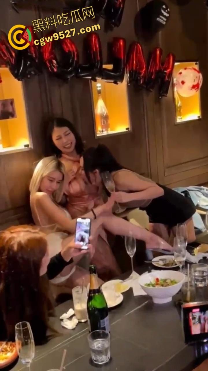 顶级富人圈泄密，上海顶级会所名媛盛宴，各种御姐尽情挑选，嗨完直接带性感尤物回酒店激情啪啪 !-5