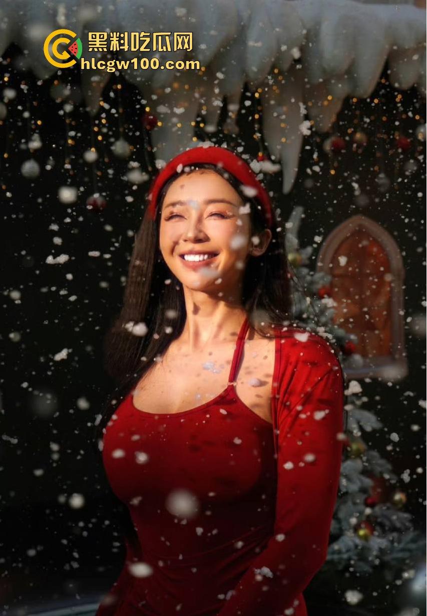 顶级大瓜！！CCTV5体育频道主持人【张曼源】直播漏奶，体育主持的身材真是极品，这奶子也够大。-13