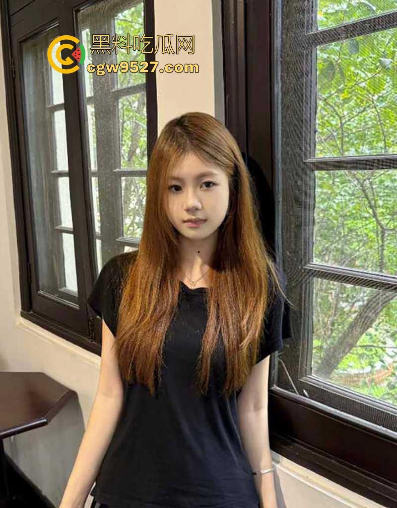 妻子偷情出轨被发现，绿帽男亲眼目睹做爱全过程，还玩骑乘，无套猛干，情夫居然还是同小区的！-5